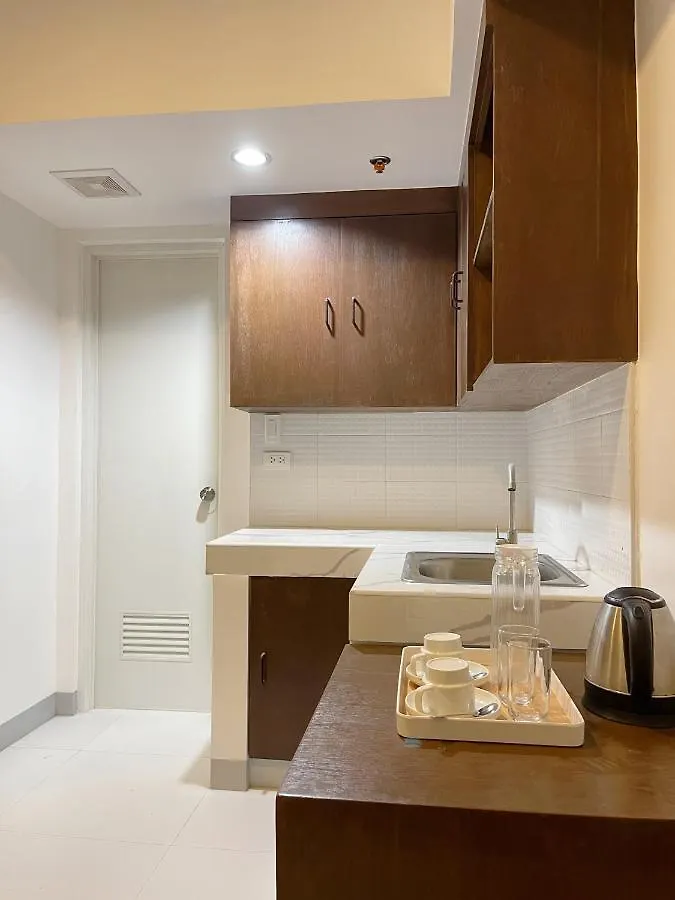 Airo Suites Makati Pasay Hotel